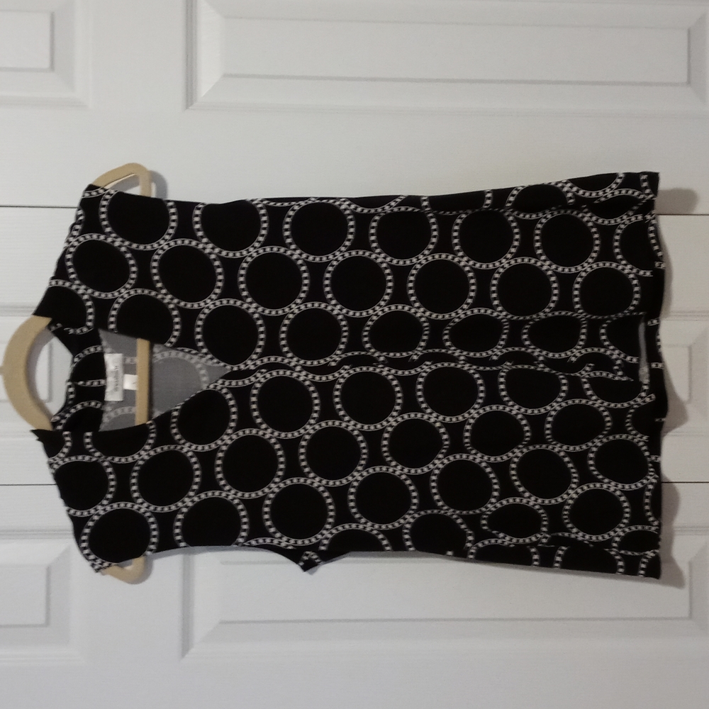 Black and White Sleeveless Top